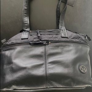 Lululemon workout or travel bag